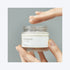 Mixsoon Bean Cream Răsfățați-vă cu bunătatea naturală a cremei Mixsoon's Bean Cream, o soluție de lux pentru îngrijirea pielii care vă hrănește și vă revitalizează tenul. Acest borcan de puritate de 50 ml se concentrează pe esența îngrijirii pielii prin abordarea sa minimalistă, conținând doar ingrediente esențiale. Formulată cu extracte de fasole, această cremă oferă o hidratare intensă și un suport natural al barierei cutanate, lăsând pielea moale, suplă și întinerită.